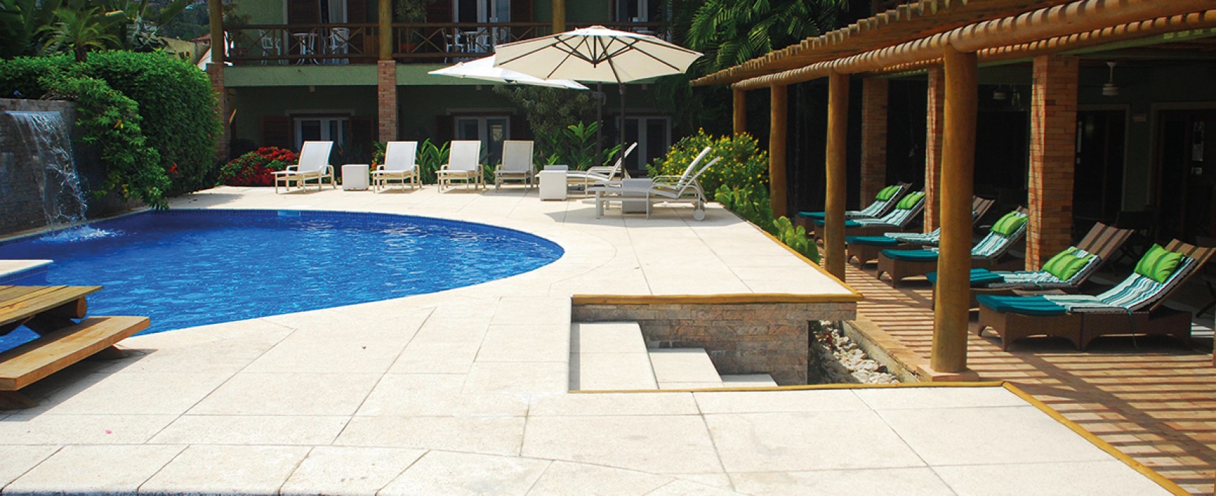 Ilha Plaza Hotel: seu Verão em Ilhabela com conforto e diversão garantida