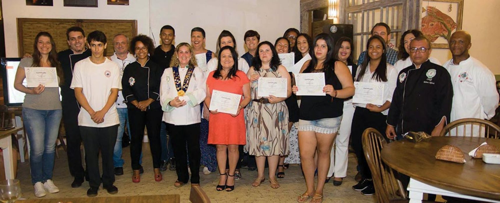 Cozinheiros sem Fronteiras concluiu curso de formação de jovens em Ilhabela