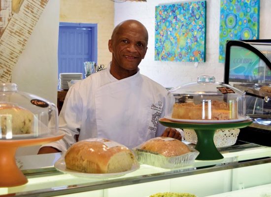 Chef Tonhão inaugura atelier gastronômico em Ilhabela