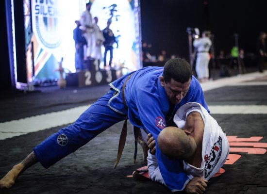 Atleta ilhabelense de Jiu-Jitsu Rodrigo Garcia conquista novamente o ouro no Campeonato Brasileiro consagrando-se tricampeão nacional.